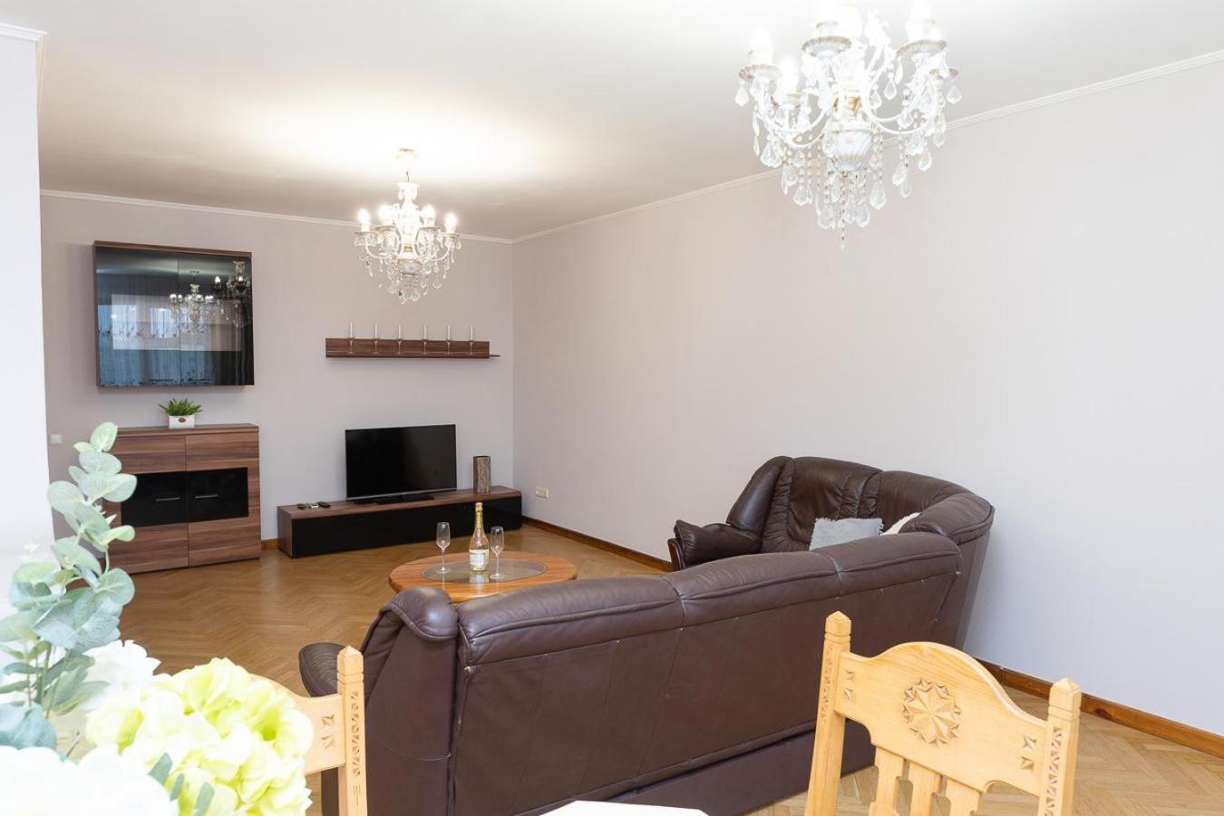 Spacious Apartments In The Center Of Obolon 2 Bedrooms Kiev Exterior foto