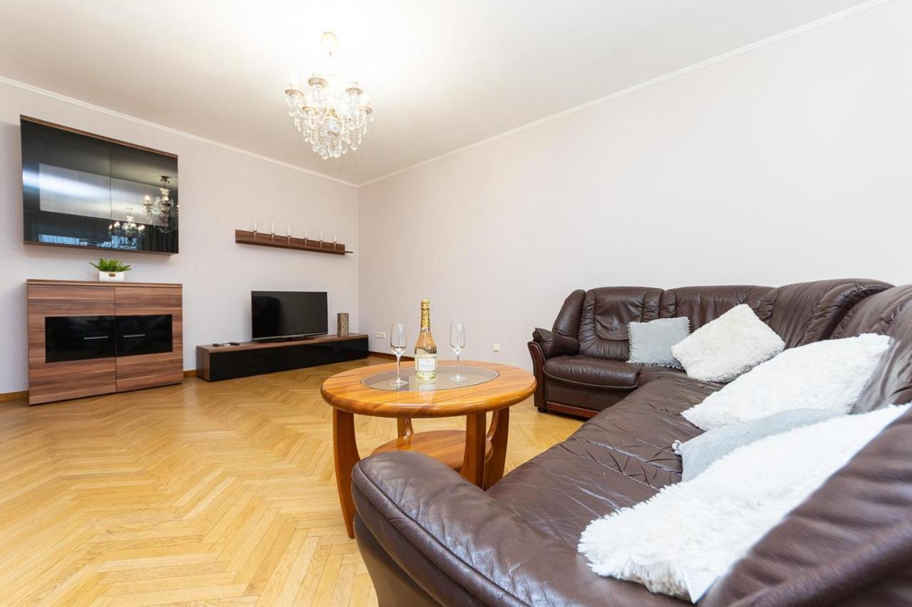 Spacious Apartments In The Center Of Obolon 2 Bedrooms Kiev Exterior foto